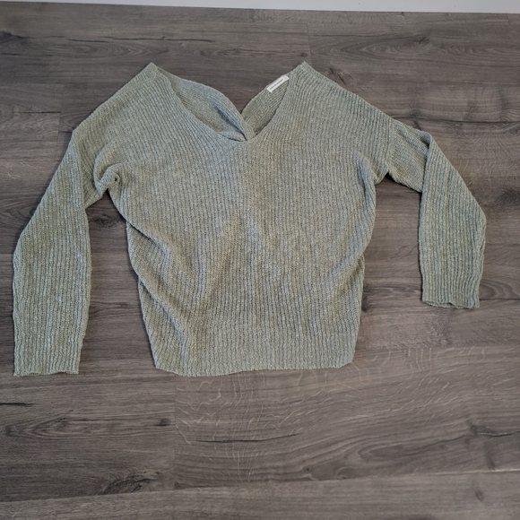 Olive green knot back sweater size L by Moon & Madison - Picture 1 of 4